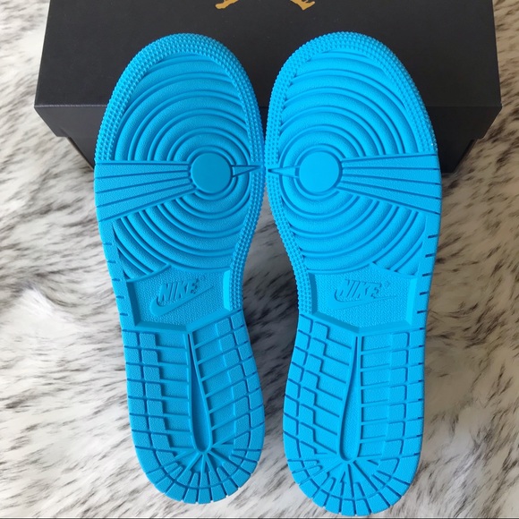 Air Jordan 1 Low UNC White Powder Blue Obsidian - Picture 7 of 9